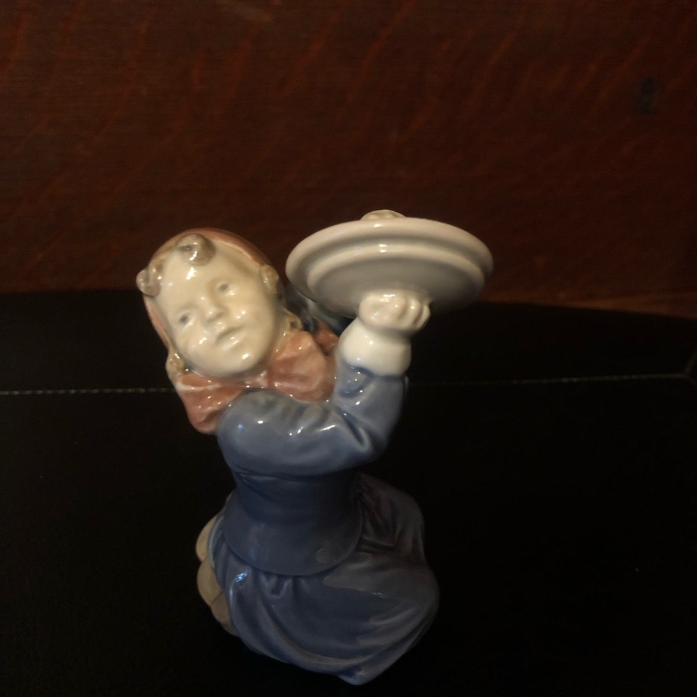 Royal Copenhagen Girl with pot lid #3697